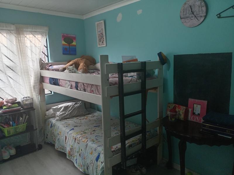 3 Bedroom Property for Sale in Pelikan Park Western Cape